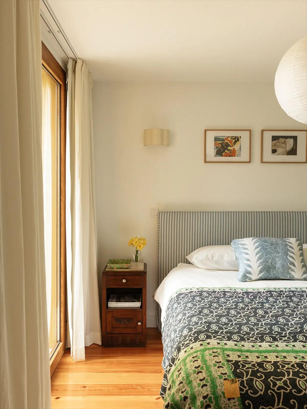 Спальня в пастельных тонах