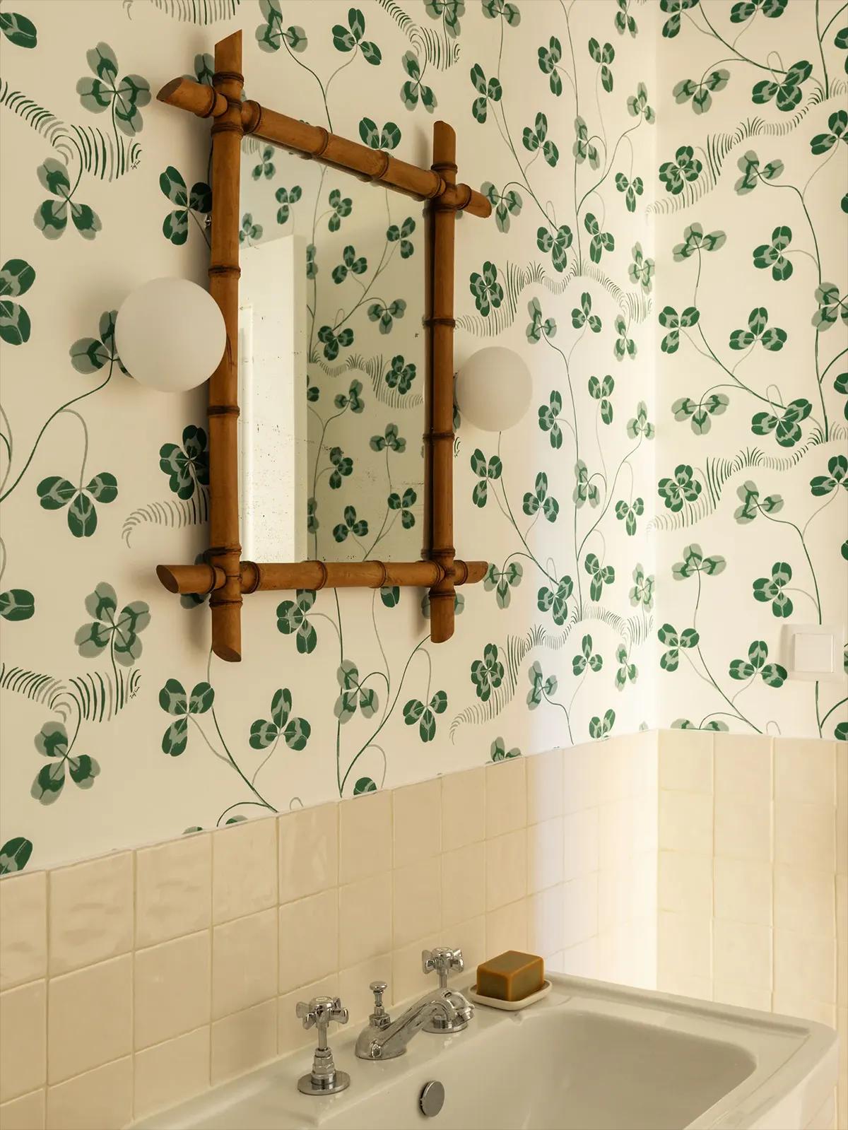 Обои Svenskt Tenn в ванной