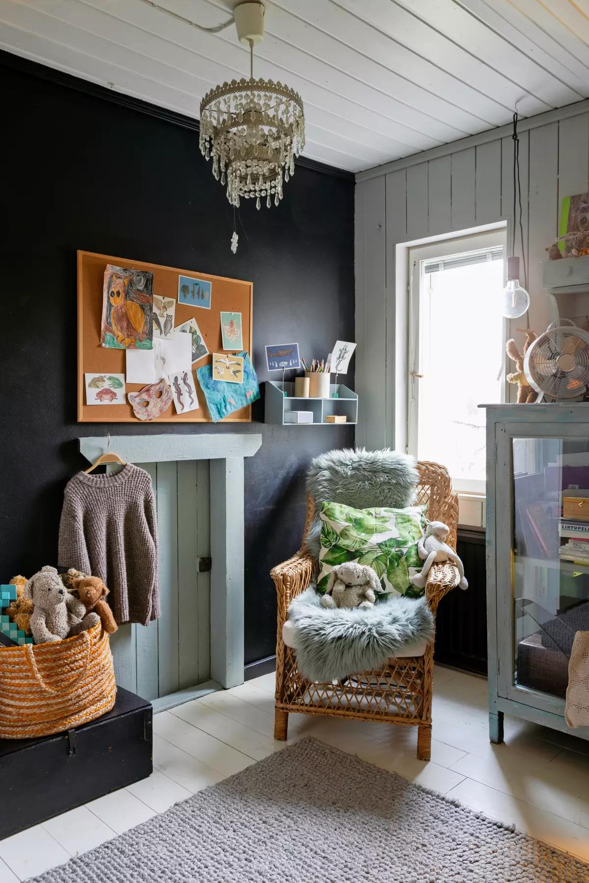 Потайной проход в детской комнате