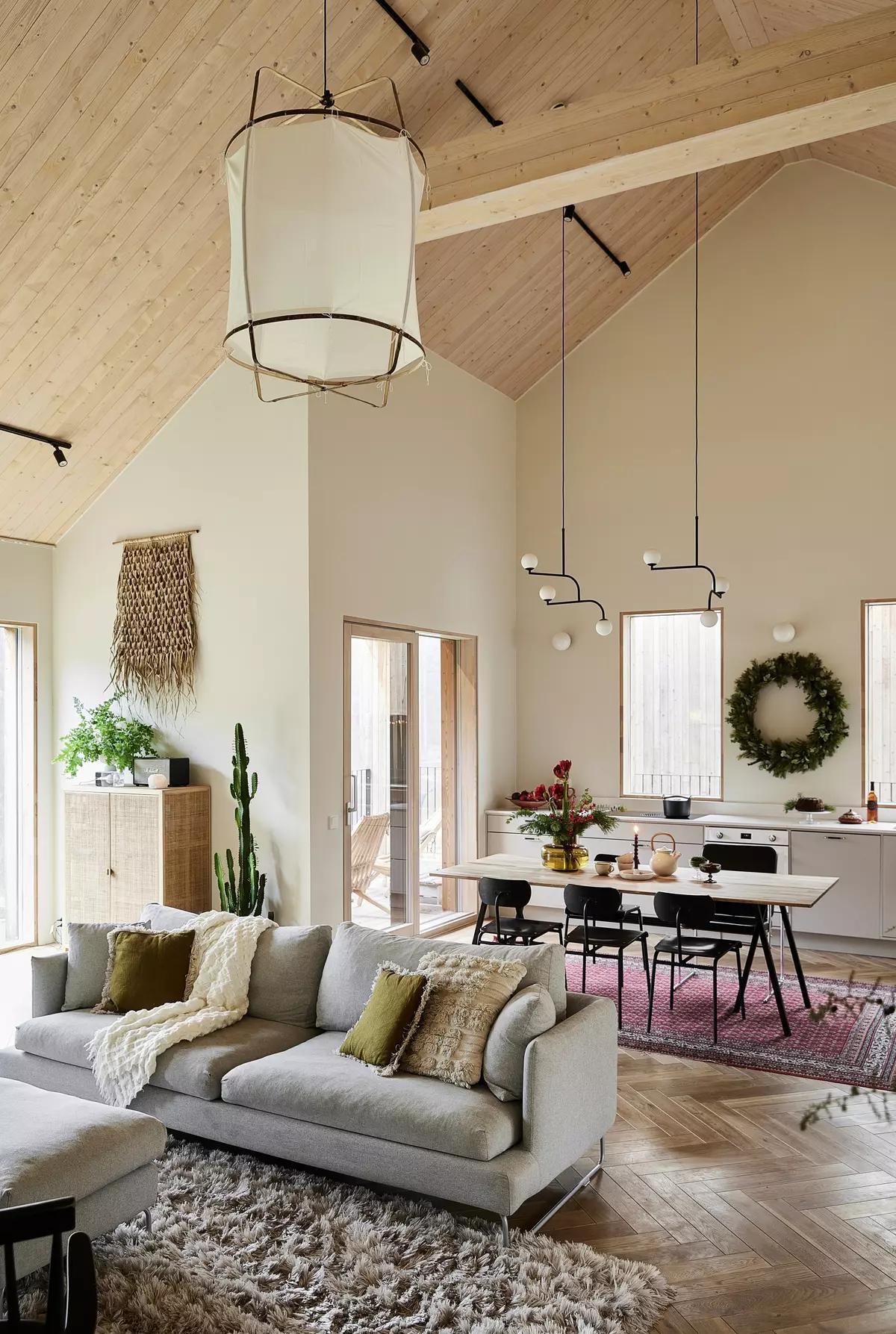 Просторная гостиная, совмещенная с обеденной зоной