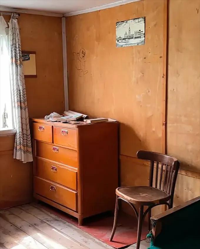 Гостиная в домике до ремонта