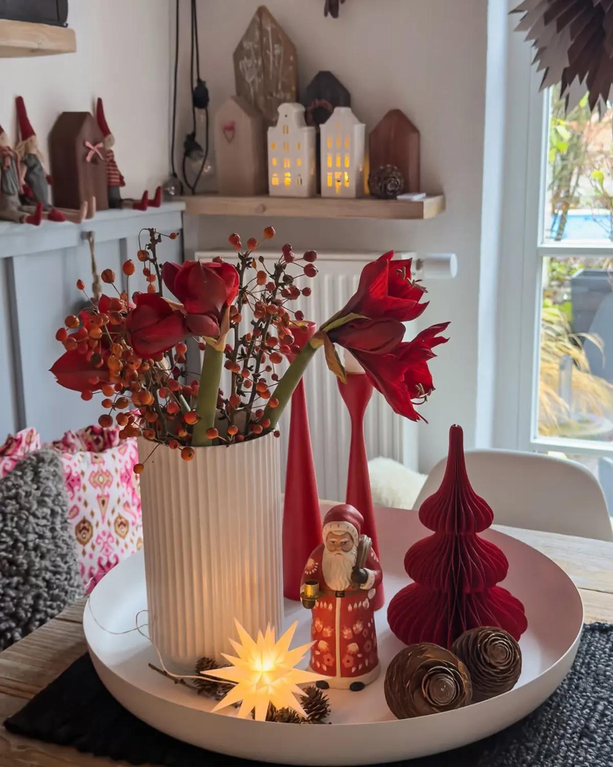 Поднос с новогодней композицией