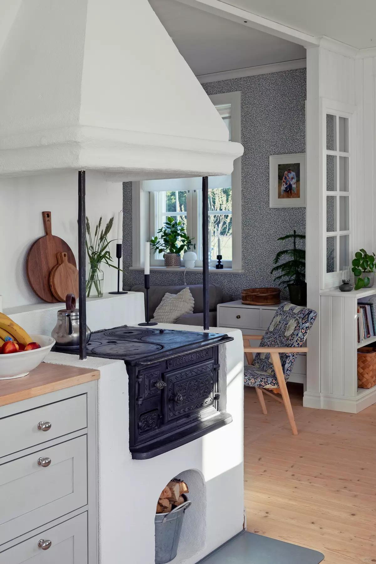 Винтажная финская чугунная дровяная кухонная печь Högfors N6