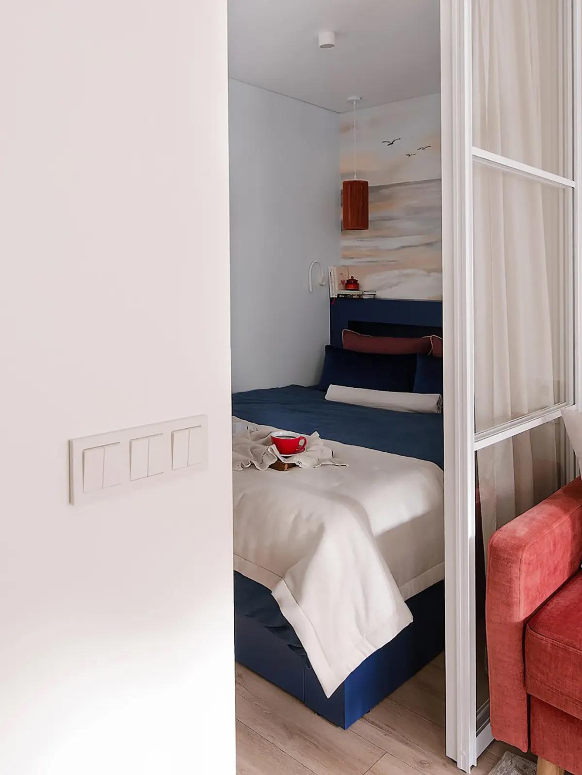 Кровать в нише за перегородкой в хрущевке