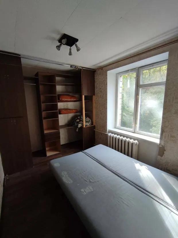 Комната в брежневке со старой мебелью и ремонтом