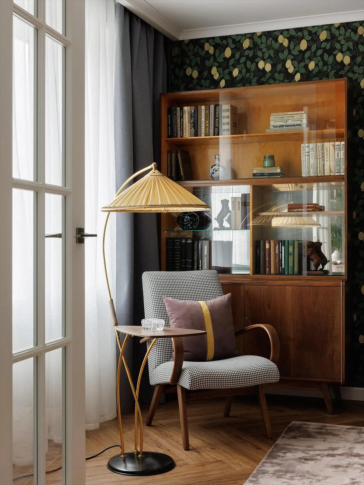 Уютный уголок для чтения. Чешский гарнитур с книгами 