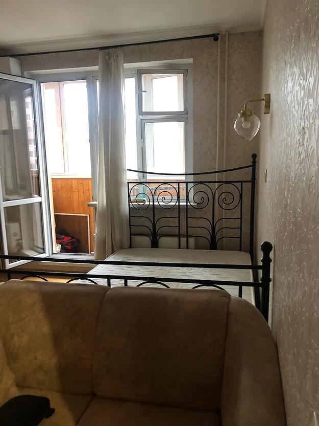 Комната в доме серии П-44 до ремонта