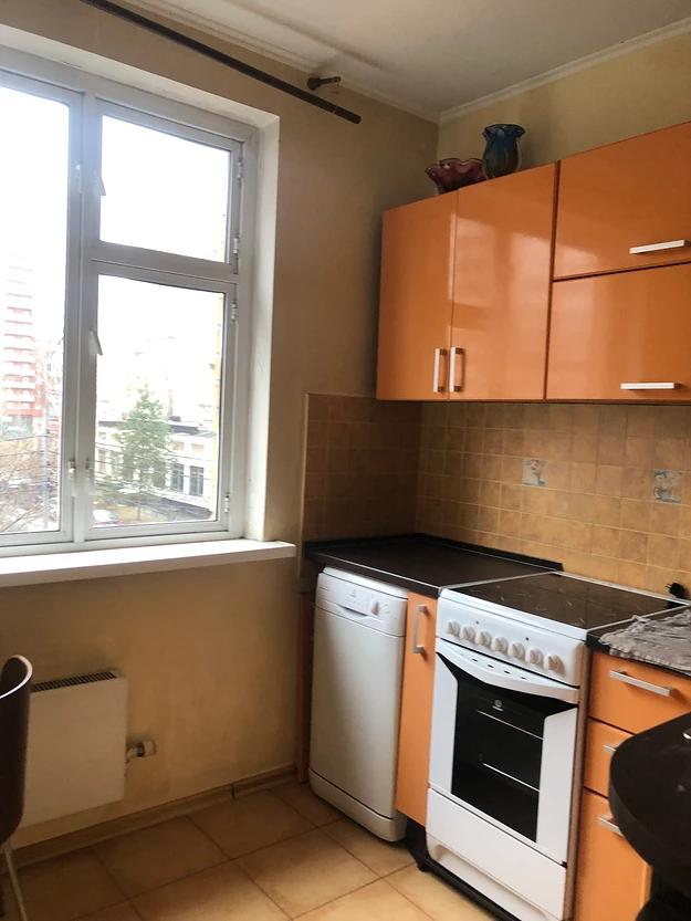 Кухня в доме серии П-44 до ремонта