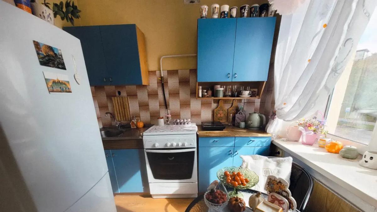 Никакого Pinterest: как на самом деле выглядят кухни в обычных квартирах — 7 честных примеров